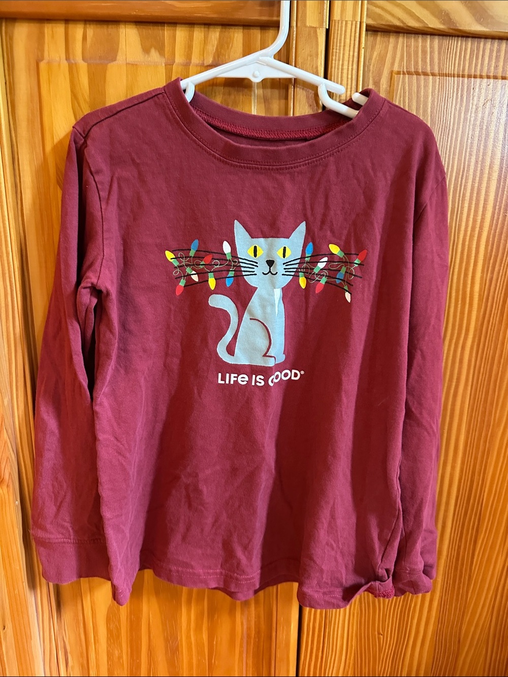 Life Is Good Maroon Long-Sleeve Tee with Cat & Lights Graphic for the Holidays